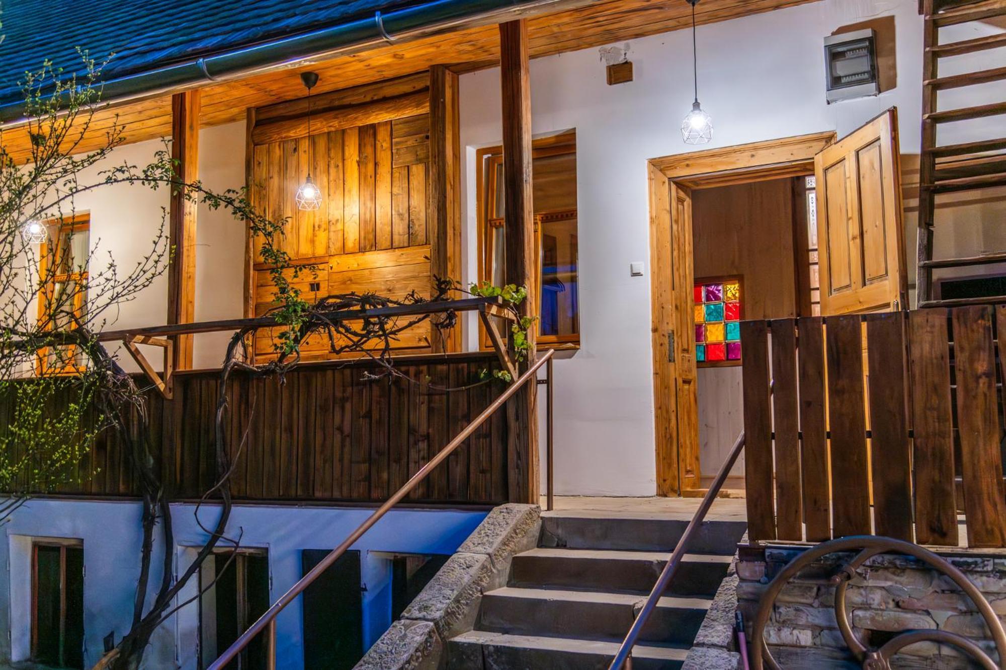 Minifaktura Loft Apartman & Reggelizo Es Etelbar Szokolya 외부 사진